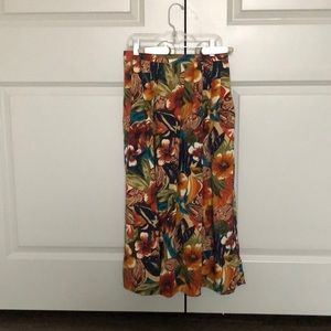 VNTG flowy multicolor floral pattern petite skirt
